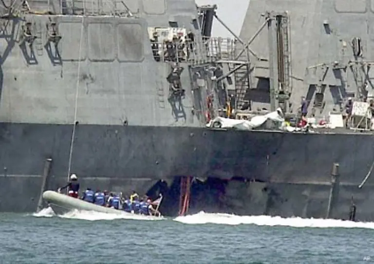 Zudem-wurde-die-USS-Cole-in-der-jemenitischen-Hafenstadt-Aden-angegriffen
