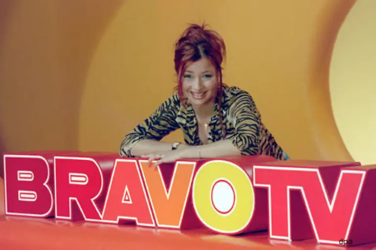 Die-Themen-aehneln-der-Print-Ausgabe-Charts-Interviews-Prominente-und-Sex-Hier-Lori-Stern-Die-hat-Bravo-TV-mal-moderiert