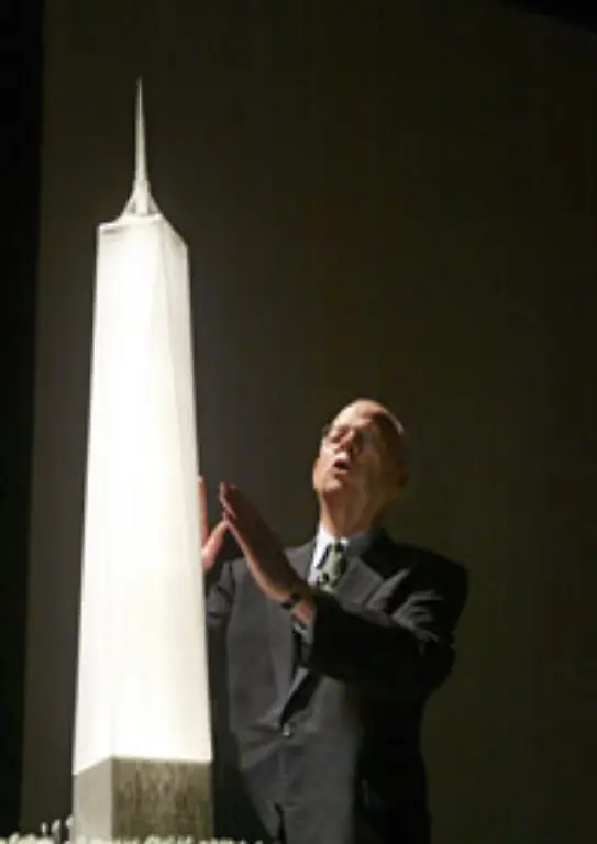 Im-Juni-2005-stellen-Child-und-Libeskind-den-neuen-Entwurf-vor