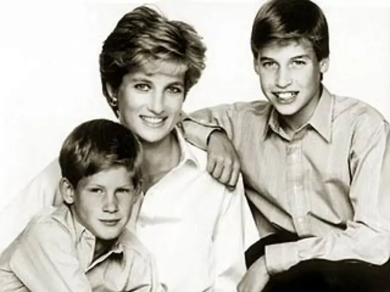 Ein-Bild-aus-gluecklicheren-Tagen-Im-Dezember-1992-gibt-Premierminister-John-Major-im-Britischen-Parlament-die-formelle-Trennung-von-Diana-und-Charles-bekannt