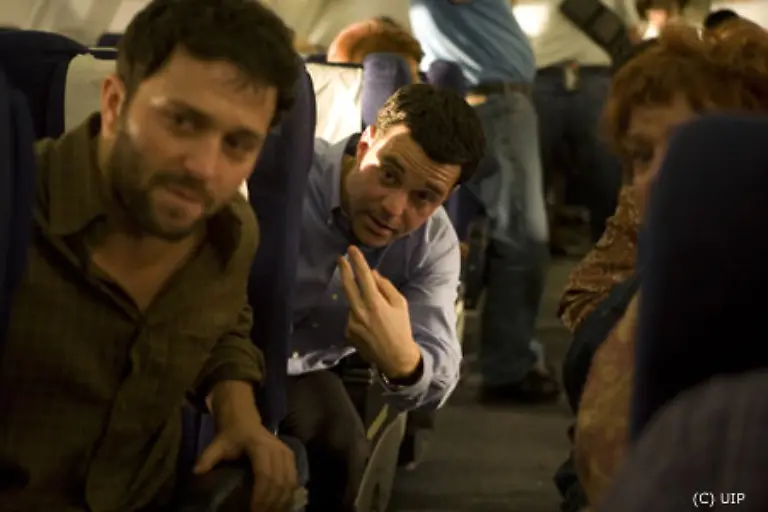 Ausserdem-hagelt-es-Kritik-Viele-Amerikaner-meinen-fuer-einen-solchen-Film-sei-es-zu-frueh