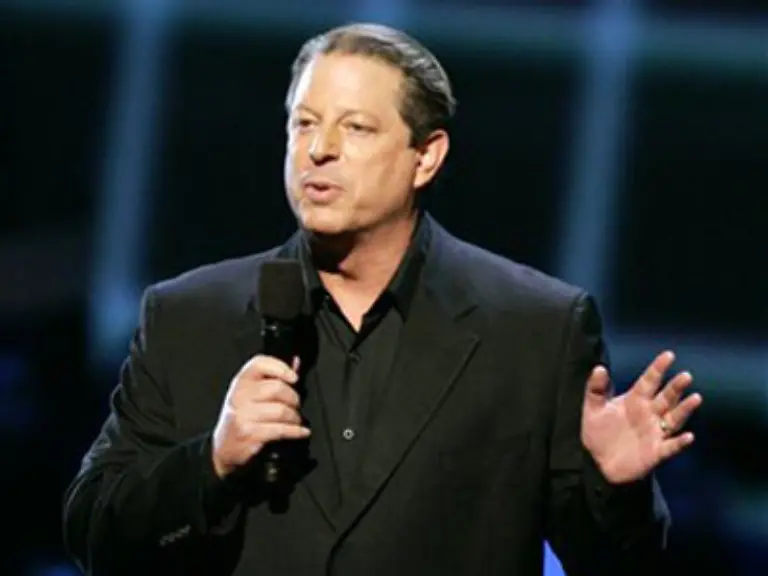 Al-Gore-machte-die-ueberwiegend-junge-MTV-Gemeinde-darauf-aufmerksam-dass-sich-in-den-letzten-Jahren-nicht-nur-in-der-Musik-sondern-auch-klimatechnisch-so-einiges-gewandelt-hat