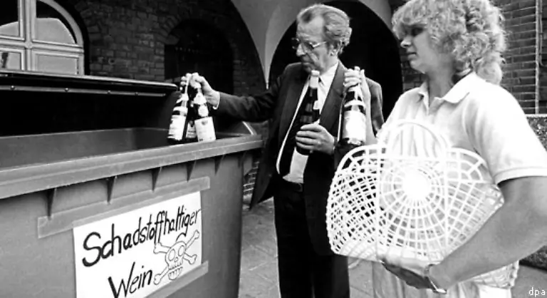 Fast-sprichwoertlich-wurde-der-Glykolskandal-von-1985-Millionen-Flaschen-Wein-wurden-damals-vom-Markt-genommen-nachdem-eine-gesundheitsgefaehrdende-Chemikalie-in-Weinen-entdeckt-worden-war