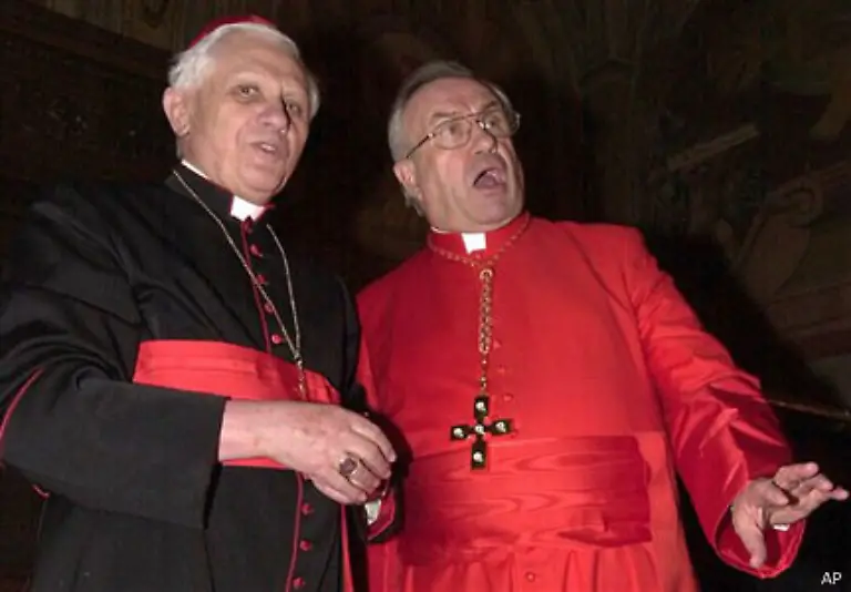 Er-scheute-dabei-keine-theologische-Auseinandersetzung-mit-einigen-deutschen-Bischoefen-auf-dem-Foto-mit-dem-Vorsitzenden-der-Deutschen-Bischofskonferenz-Karl-Kardinal-Lehmann