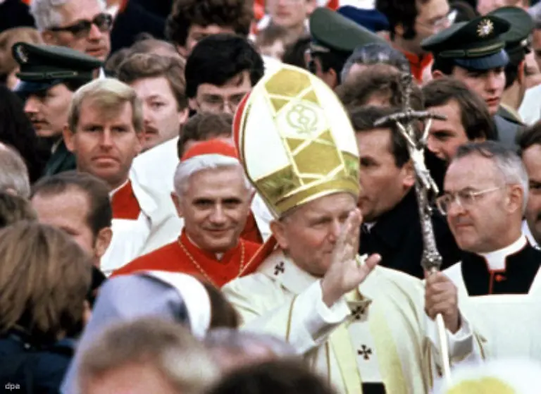 Ratzinger-befand-sich-dabei-in-voelliger-Uebereinstimmung-mit-Papst-Johannes-Paul-II