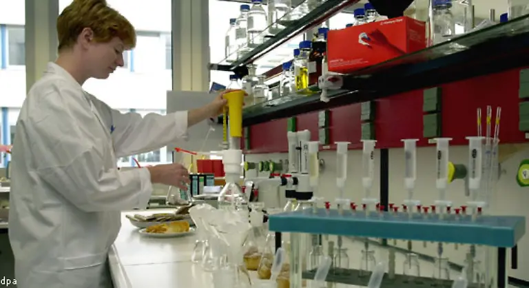 Ebenfalls-2002-entdecken-schwedische-Wissenschaftler-Acrylamid-in-Lebensmitteln-Die-Verbindung-ist-krebserregend