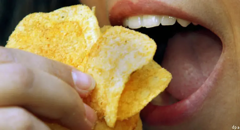 und-entsteht-beim-Backen-Braten-Grillen-und-Frittieren-von-Kartoffeln-und-getreidehaltigen-Lebensmitteln