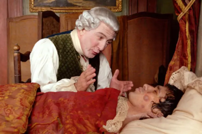 Doch-Grenouille-ist-unruhig-Es-gelingt-ihm-nicht-Duefte-seinen-Wuenschen-entsprechend-zu-konservieren-Er-wird-sterbenskrank-Doch-dann-erfaehrt-er-von-einer-anderen-Art-der-Parfumherstellung-in-Grasse