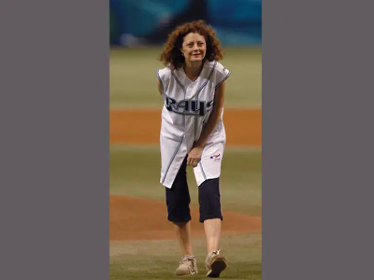 In-der-Baseballkomoedie-Annies-Maenner-verfuehrte-sie-1988-gleich-zwei-Maenner-auf-der-Leinwand-Kevin-Costner-und-Tim-Robbins