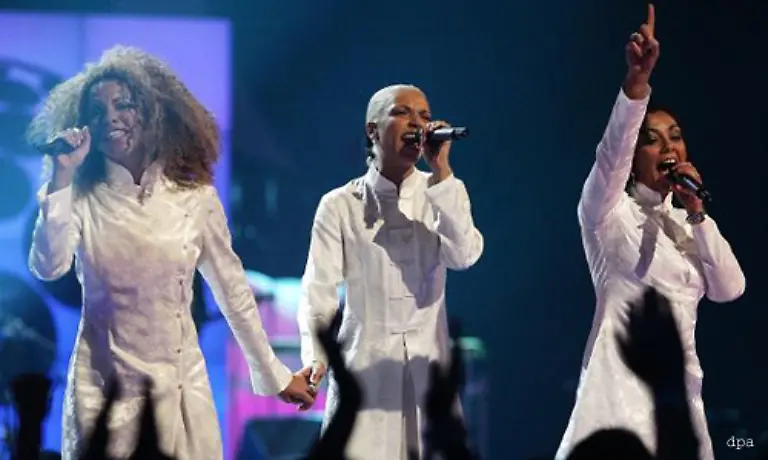 Sie-waeren-gern-wieder-auf-Platz-eins-der-deutschen-Charts-aber-ohne-diesen-wilden-masslosen-Erfolgshunger-den-junge-Kuenstlerinnen-nur-haben-wenn-sie-von-ganz-unten-kommen-scheint-der-ganz-grosse-Erfolg-im-Moment-unmoeglich