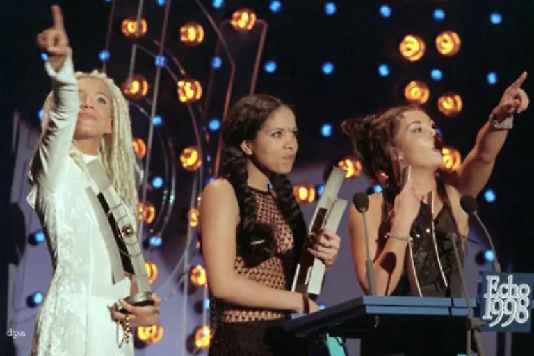 Den-Echo-nahmen-sie-noch-gemeinsam-entgegen-dann-sollte-es-mindestens-sieben-Jahre-dauern-bis-sie-sich-wieder-auf-der-Buehne-vereinten