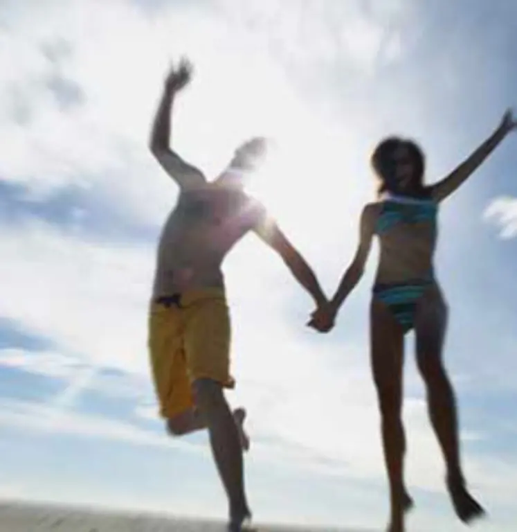 Der-Begriff-selbst-wurde-schon-immer-in-seinen-beiden-Bedeutungen-verstanden-und-viele-Voelker-unterscheiden-auch-sprachlich-zwischen-Glueck-haben-und-gluecklich-sein