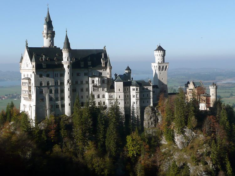 Imme rmehr Deutsche machen Urlaub im Inland. Schloss Neuschwanstein bei Schwangau im Ostallgäu)