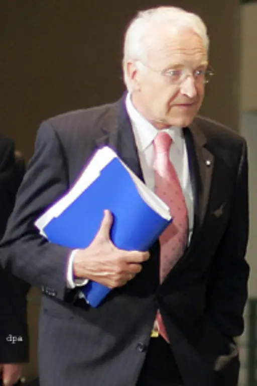 Aber-nur-wenn-Edmund-Stoiber-bis-dahin-den-Text-hat-pruefen-lassen-Im-Moment-spricht-er-zwar-von-einer-der-groessten-Systemumstellungen-der-vergangenen-Jahre-weiss-aber-noch-nicht-sicher-ob-diese-Umstellungen-von-der-Regierung-Bayerns-mitgetragen-werden
