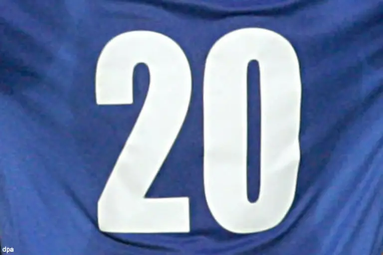 Schoen-rund-kurvig-sie-hat-eigentlich-alles-was-eine-gute-Zahl-ausmacht-Doch-ausffaellig-wurde-die-20-bisher-noch-nicht-Vielleicht-gerade-deshalb-ein-Geheimtipp