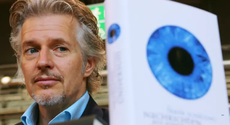 Aber-auch-interessierte-Laien-waren-enttaeuscht-Buchautor-Frank-Schaetzing-Der-Schwarm-haelt-das-Projekt-nicht-fuer-literarisch-verwertbar-Ich-bin-ja-geuebt-ueber-Desaster-zu-schreiben-aber-es-sollte-zumindest-einen-Hoffnungsschimmer-geben