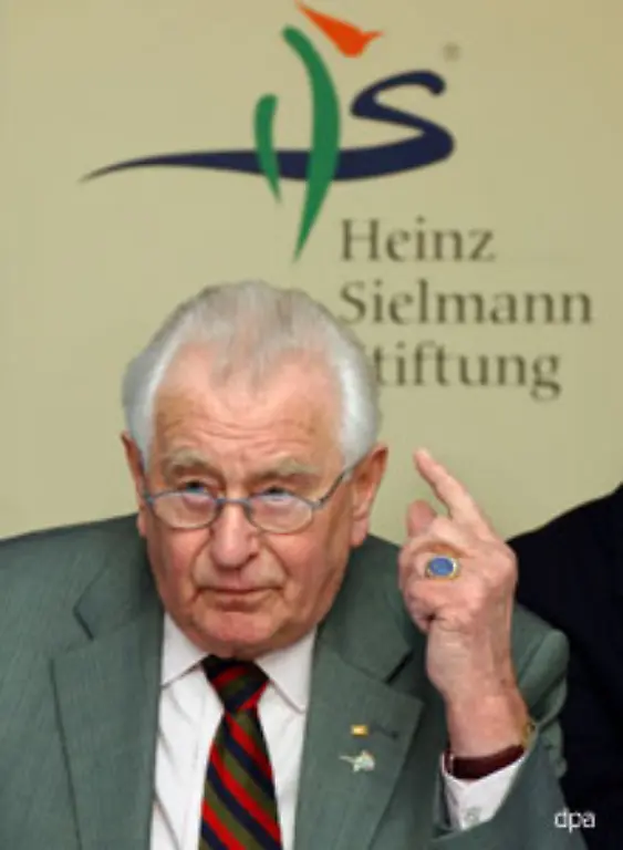Doch-er-war-nicht-nur-Unterhalter-sondern-auch-Mahner-Seine-Heinz-Sielmann-Stiftung-setzt-sich-fuer-den-Umweltschutz-ein