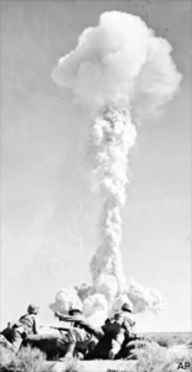 Die-Militaerfuehrung-spielt-die-Gefahren-durch-die-atomare-Strahlung-herunter
