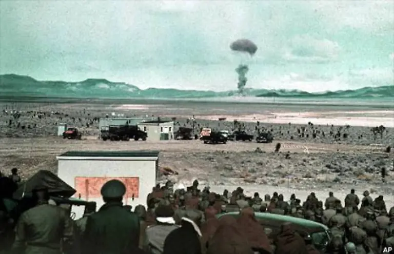 Mit-insgesamt-mehr-als-1-000-Explosionen-haben-die-USA-so-viele-Atomtests-durchgefuehrt-wie-kein-anderes-Land-auf-dieser-Erde-Doch-die-Vereinigten-Staaten-sind-nicht-allein