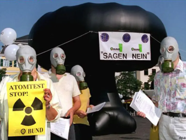 hat-sich-vor-allem-in-westlichen-Staaten-laengst-breiter-Protest-gegen-die-Versuche-mit-der-Massenvernichtungswaffe-formiert
