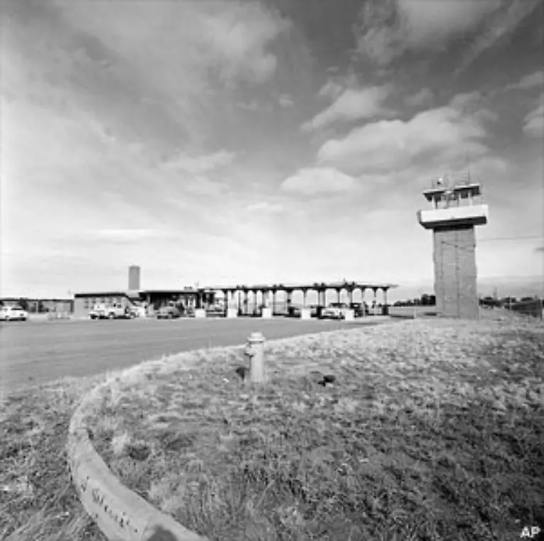 Das-seit-1942-von-den-USA-betriebene-Programm-zur-Entwicklung-der-Atombombe-wird-spaeter-unter-dem-Namen-Manhattan-Projekt-zusammengefasst