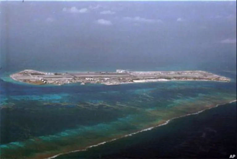 wie-auf-dem-noch-immer-unter-US-Verwaltung-stehenden-Johnston-Atoll-Foto-der-zu-dem-Atoll-gehoerenden-Johnston-Insel-von-1998