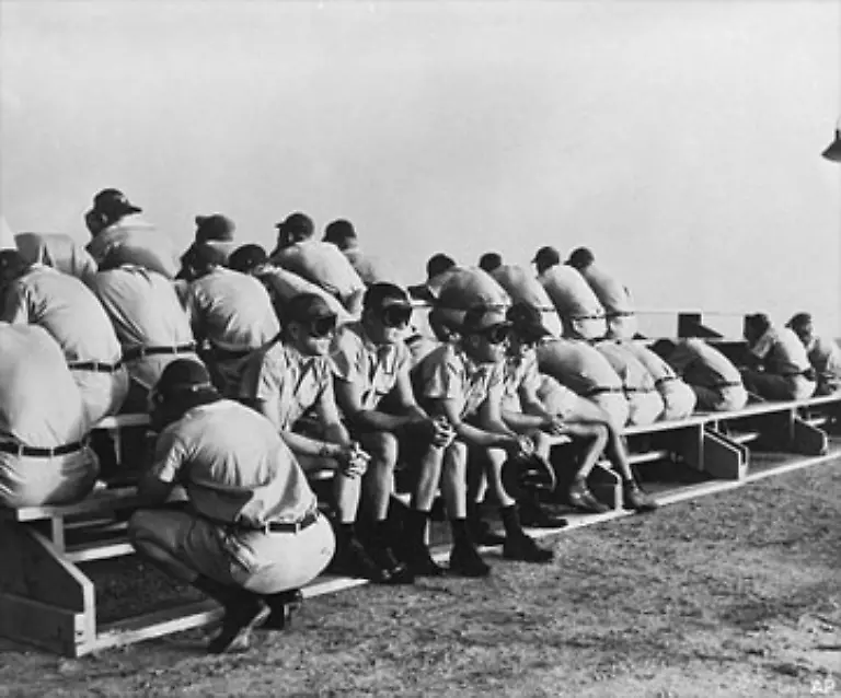 Die-Marshall-Inseln-bleiben-bis-Ende-der-50er-Jahre-ein-beliebtes-Experimentier-und-Beobachtungsfeld-der-USA-Noch-haeufiger-als-das-Bikini-Atoll