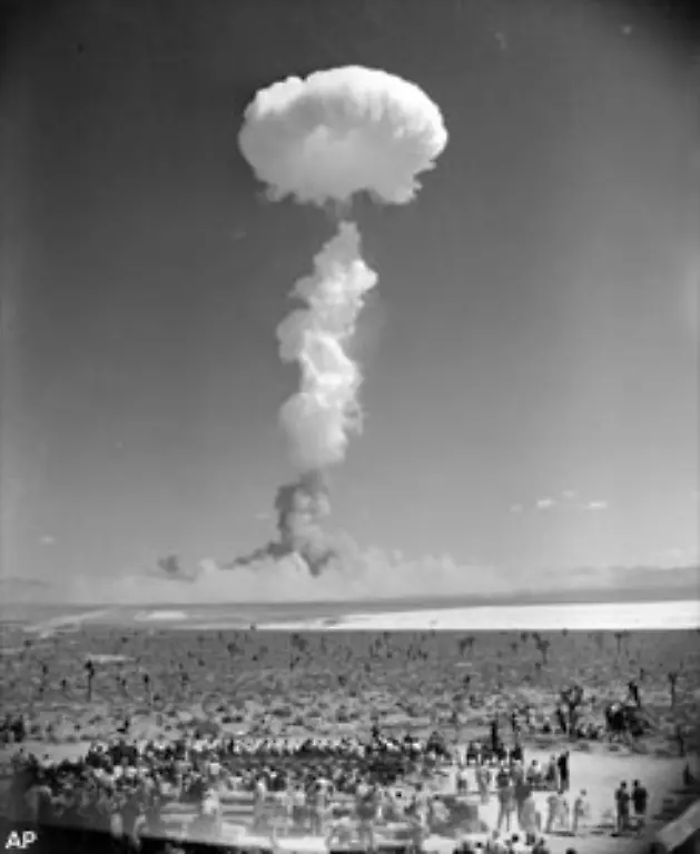 Bis-1992-werden-hier-mehr-als-900-Atombomben-gezuendet