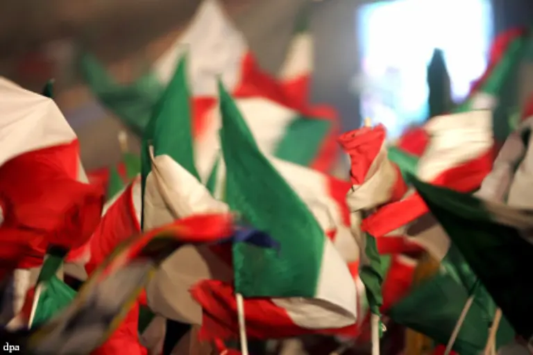Die-Italiener-teilen-sich-mit-uns-zwar-die-Angst-vorm-fuenften-Tag-der-Woche-Unglueck-bringt-er-aber-nur-am-Freitag-dem-17-Schade-dass-das-Halbfinale-am-Mittwoch-dem-4-Juli-war