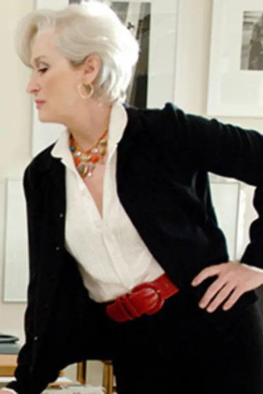 Streep-die-sich-mit-steingrauer-Ladyfrisur-zu-ihren-57-Jahren-bekennt-laeuft-in-der-Bestsellerverfilmung-zur-Hochform-auf-Ein-Oscar-waere-keine-Ueberraschung