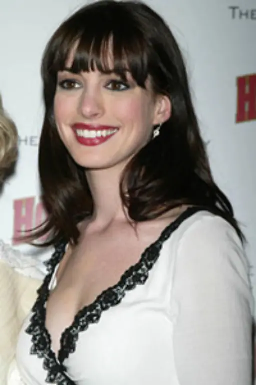 Aber-der-Zuschauer-ahnt-es-schnell-das-Mauerbluemchen-hat-das-Herz-am-rechten-Fleck