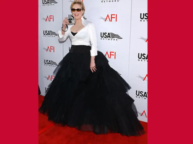 und-die-eiskalte-Karrierefrau-Miranda-ist-privat-kreuzungluecklich