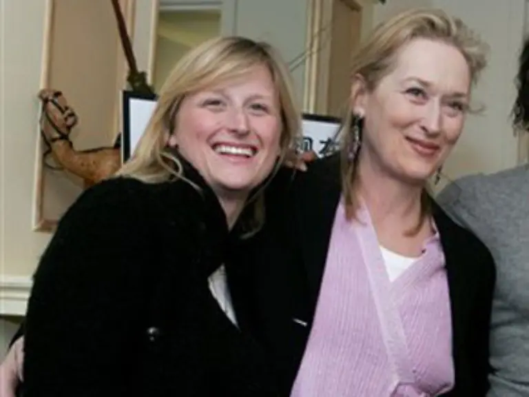 Die-Reaktion-meiner-Tochter-war-allerdings-am-besten-Sie-schaute-mir-bei-den-Dreharbeiten-zu-und-meinte-dann-ziemlich-trocken-So-bist-du-wirklich-Mum