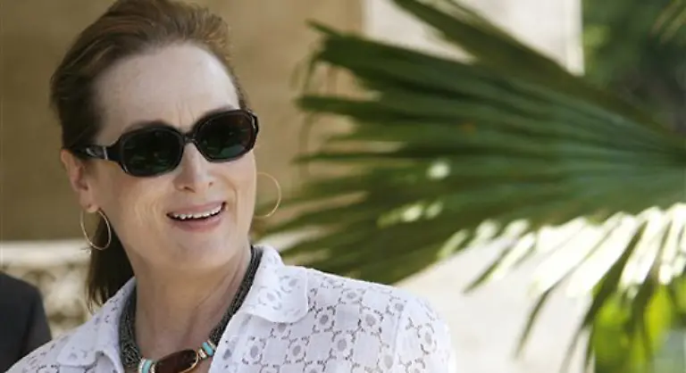 Meryl-Streep-trumpft-in-ihrer-neuen-Komoedie-als-herrisch-giftige-Chefredakteurin-richtig-auf