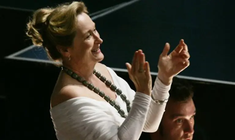 Das-trifft-den-Kern-der-Sache-Alles-ist-so-wundervoll-uebertrieben-die-Figuren-so-gnadenlos-ueberzeichnet-dass-die-Tragoedie-zur-Komoedie-wird