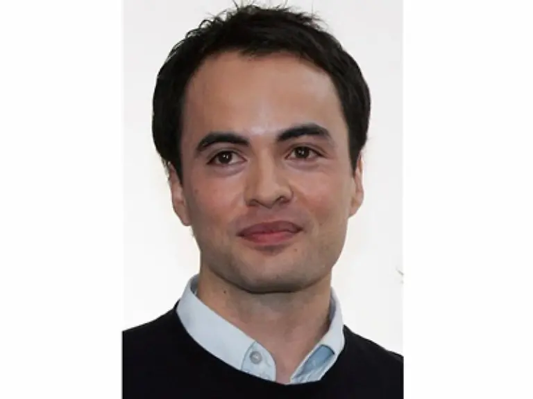 Nur-eine-kleine-Trauergemeinde-darunter-Sohn-Nikolai-erwies-dem-Schauspieler-die-letzte-Ehre