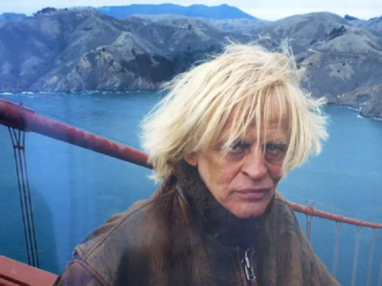 Kinski-war-ein-Star-der-Extreme-Von-den-einen-als-Genie-und-groesster-Schauspieler-aller-Zeiten-verehrt-waehrend-andere-einen-Wahnsinnigen-und-ruecksichtlosen-Egomanen-sahen