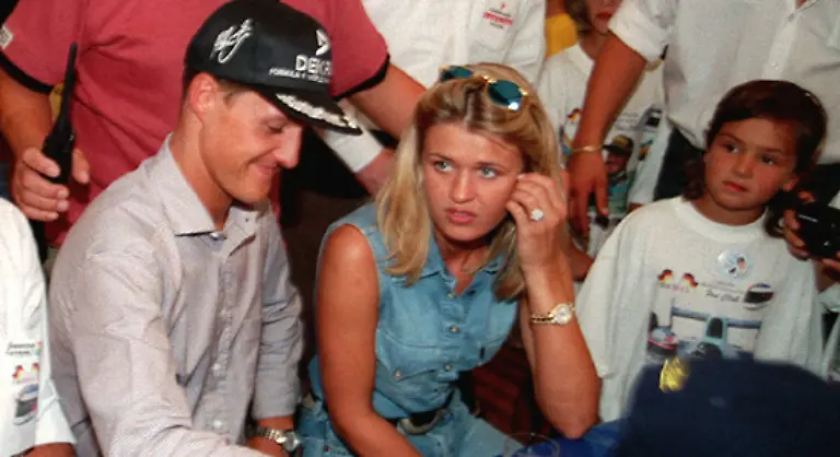 Hach-war-dat-damals-noch-schoen-werden-jetzt-viele-denken-als-der-Schumi-mit-uns-am-Nuerburgring-gefeiert-hat