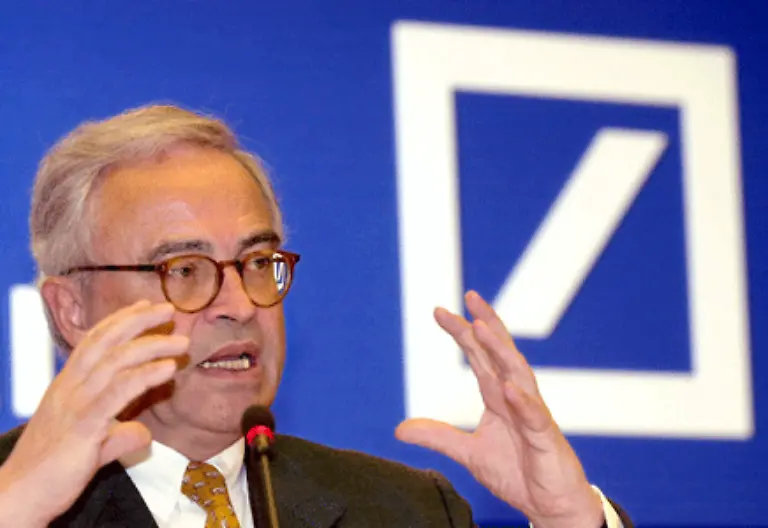 Was-alles-man-darueber-hoeren-und-lesen-kann-ist-ja-dass-der-Finanzsektor-nicht-bereit-ist-auf-unveraenderter-Basis-Fremd-oder-Eigenmittel-zur-Verfuegung-zu-stellen