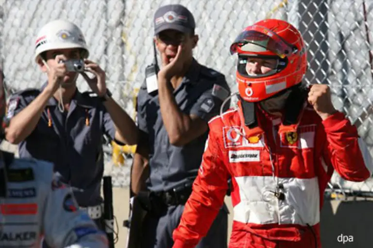 Einen-Platz-auf-dem-Treppchen-kann-Schumacher-in-seinem-letzten-Rennen-nicht-ergattern-dafuer
