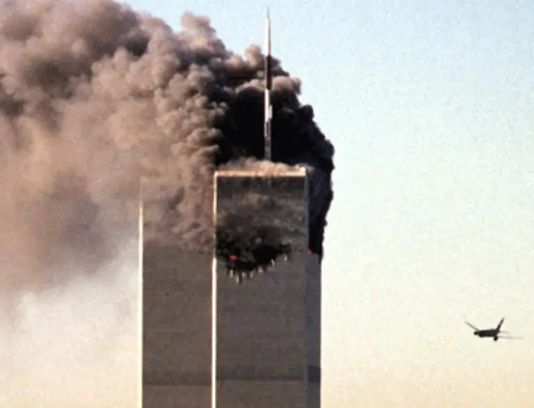 Die-zweite-aussenpolitische-Zaesur-nach-dem-Kosovo-Krieg-Der-11-September-2001