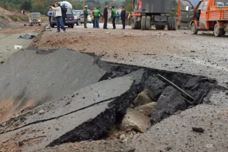 Gegen-11-Uhr-explodiert-hier-ein-Blindgaenger-aus-dem-Zweiten-Weltkrieg