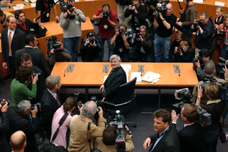 Die-Visa-Affaere-kratzt-am-Image-des-Vizekanzlers-Der-lange-uneingeschraenkt-beliebteste-Politiker-Deutschlands-sieht-sich-mit-Ruecktrittsforderungen-konfrontiert