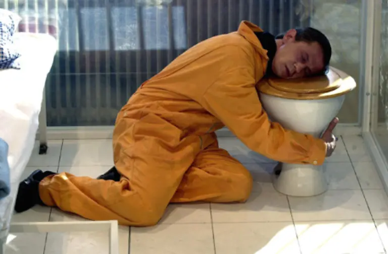 Die-koerperlichen-und-geistigen-Entzugserscheinungen-bei-einem-Alkoholentzug-sollen-heftiger-sein-als-sie-das-beruechtigte-Heroin-hervorruft