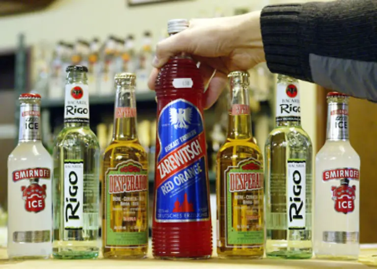 Aber-auch-hochprozentige-Spirituosen-der-verschiedensten-Marken-lassen-Heiterkeit-und-Humor-aufkommen