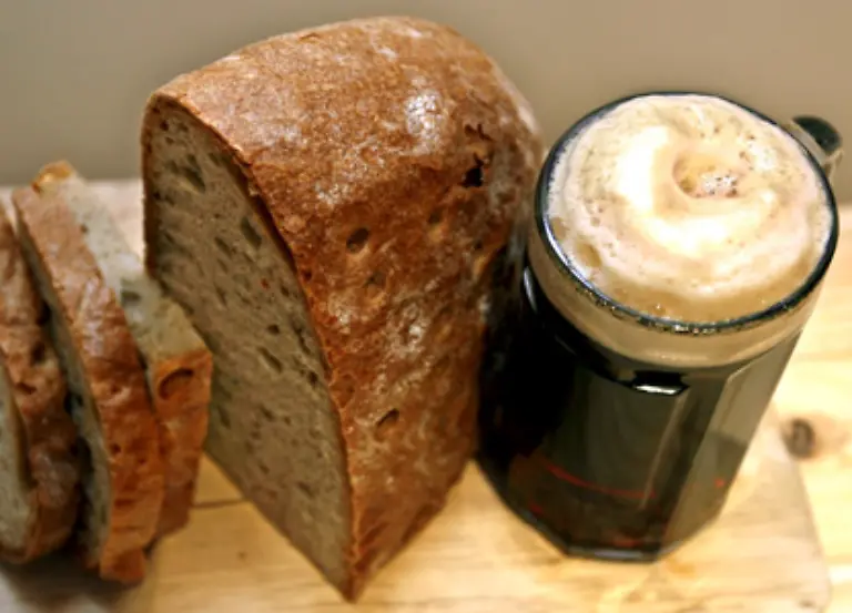 Auch-in-Brot-Apfel-und-Traubensaft-Sauerkraut-Kefir-und