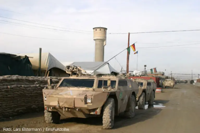 An-Grossgeraet-hat-die-Bundeswehr-den-gepanzerten-Truppentransporter-Dingo-den-Transportpanzer-Fuchs-und-den-Waffentraeger-Wiesel-nach-Kabul-verlegt