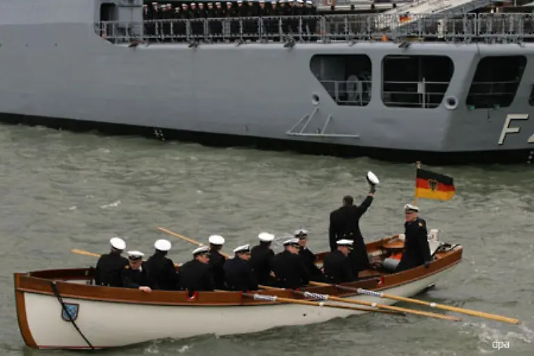 Ziel-der-Missionen-ist-es-die-Seeverbindungslinien-im-Operationsgebiet-zu-kontrollieren-und-den-Seeverkehr-zu-dokumentieren