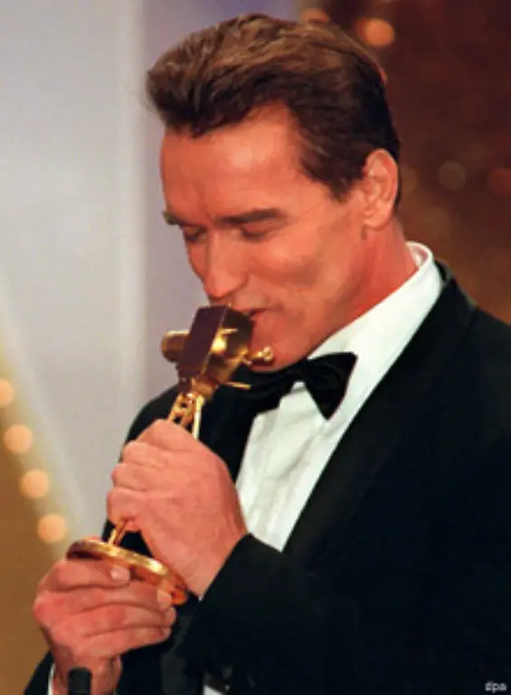 Der-Terminator-hatte-waehrend-seiner-Schauspielkarriere-nie-eine-Nominierung-fuer-den-Oscar-erhalten-Er-bekam-aber-immerhin-eine-Goldene-Kamera