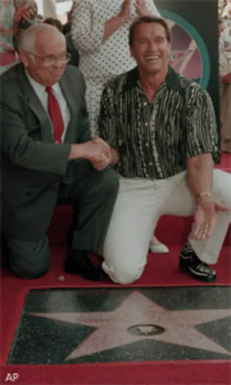 und-einen-Stern-auf-dem-Walk-of-Fame-in-Hollywood